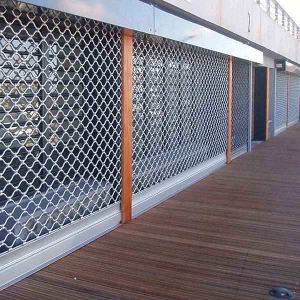 Rideaux métalliques à Lyon | Solutions pour Commerces 10 RIDEAUX MÉTALLIQUES COMMERCIAUX