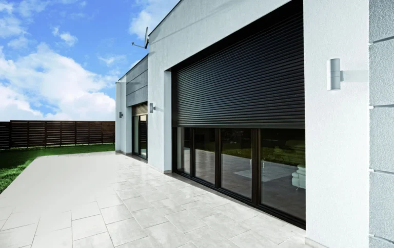 Volets roulants à Lyon | Installation et Réparation sur Mesure 4 fabrication de Volets roulants anti-effractions