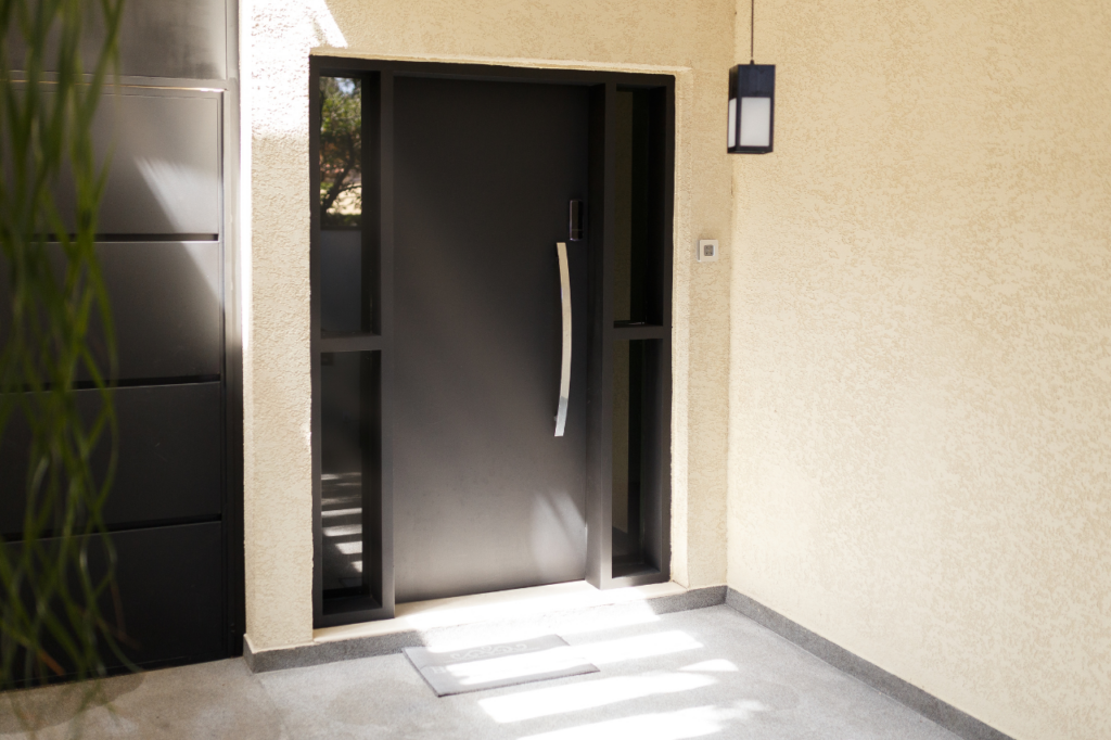 Bien choisir sa porte d’entrée : sécurité, design et isolation au rendez-vous 6 Fermetures Pontille 3